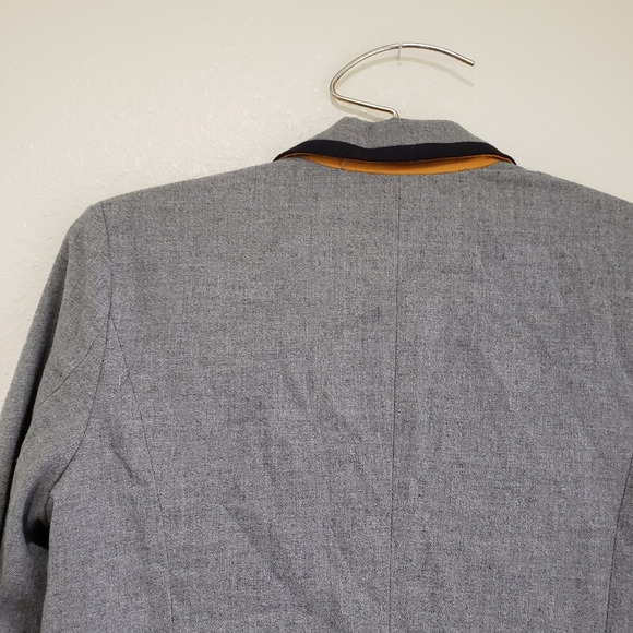 Merona form fitting Blazer One Button pockets in front Wool Blend Gray Size 6 - Picture 3 of 8
